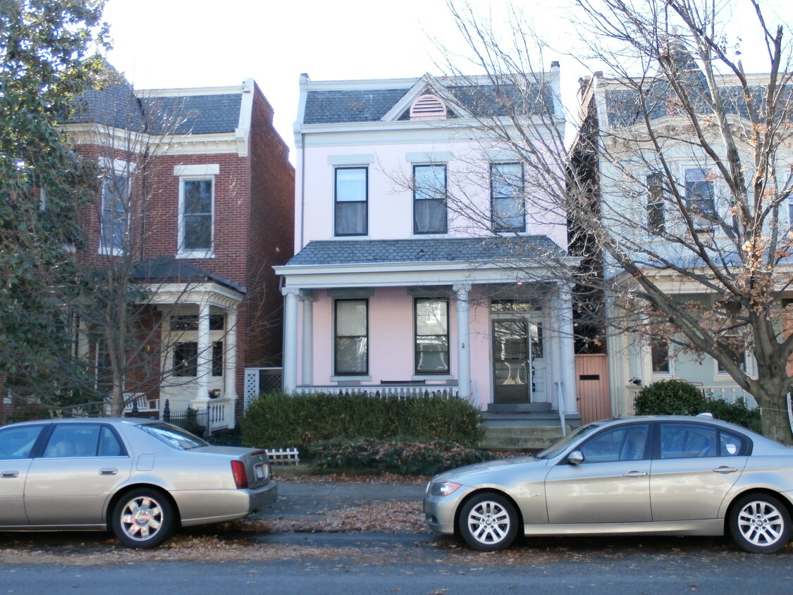 Primary Photo - 2215 Stuart Ave