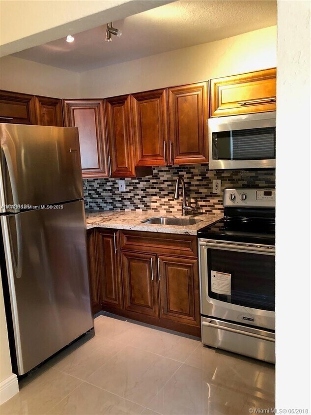 Foto principal - 4732 SW 33rd Ave