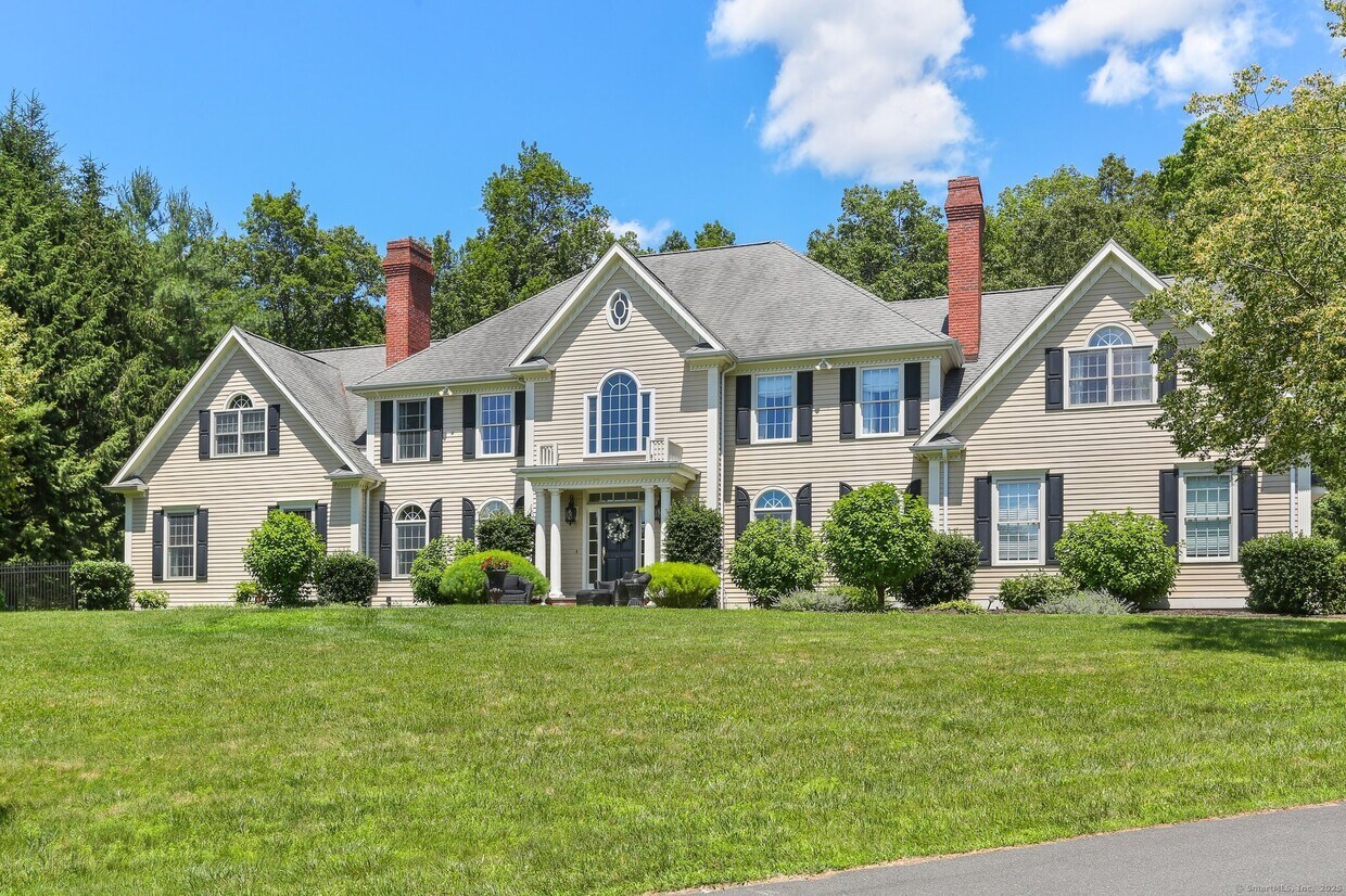 Foto principal - 62 Sherwood Dr