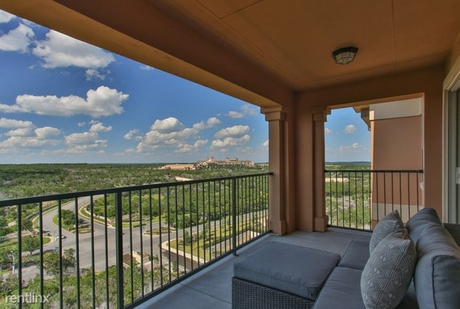 Building Photo - 3742 Las Casitas