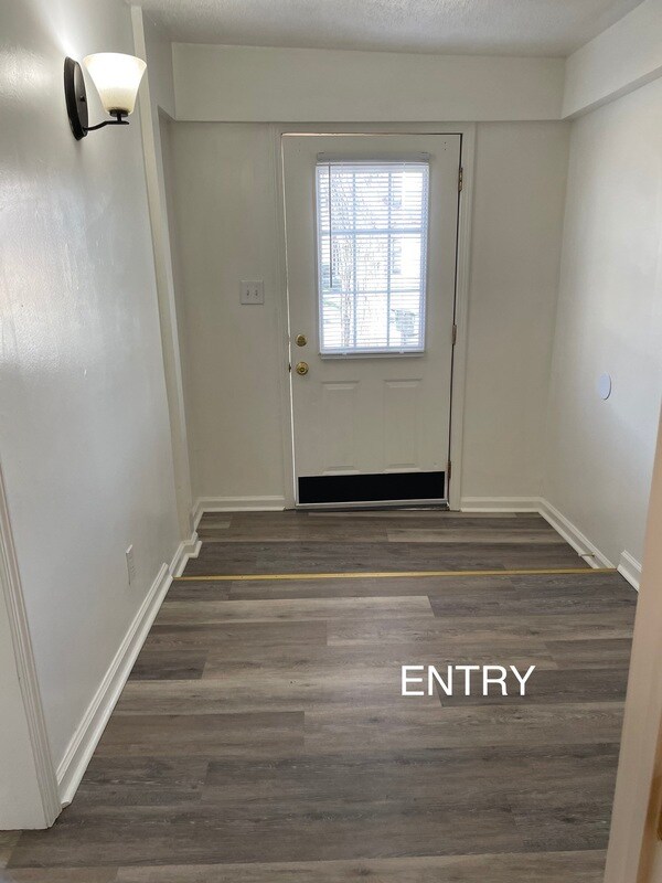 Foto del edificio - 613 College Dr, Apt A