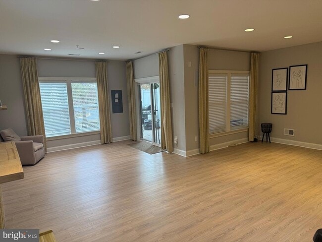 Building Photo - 15723 Quince Trace Terrace