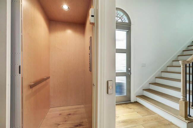 Foto del edificio - 1147 Castellina Ln