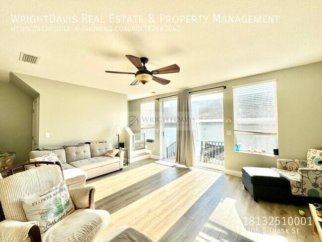 Building Photo - Cute 3/2.5 townhome in south Tampa!