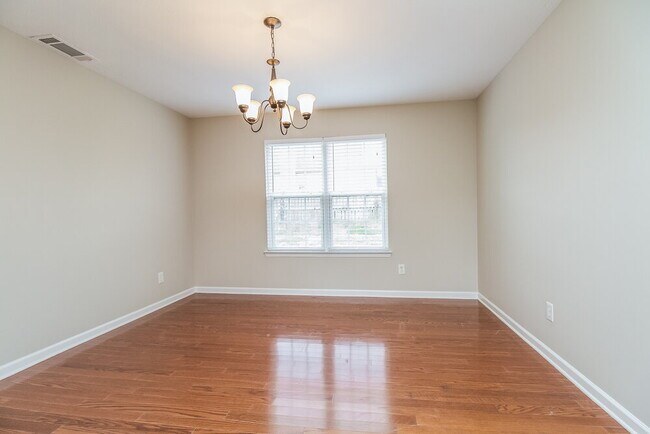 Foto del edificio - 6007 Eden Ln