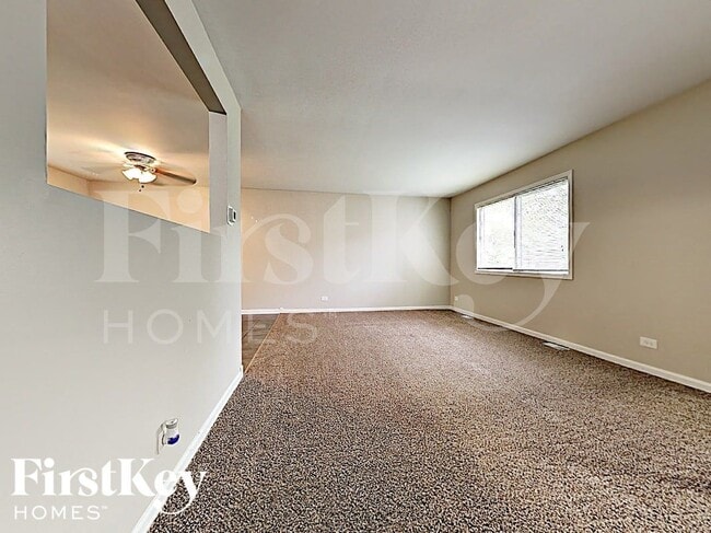 Building Photo - 42 Deerpath Rd