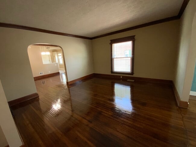 Building Photo - 123 N Gilbert St