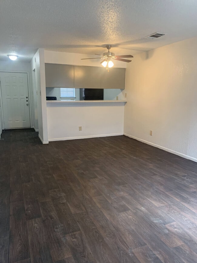 Building Photo - Plantation West