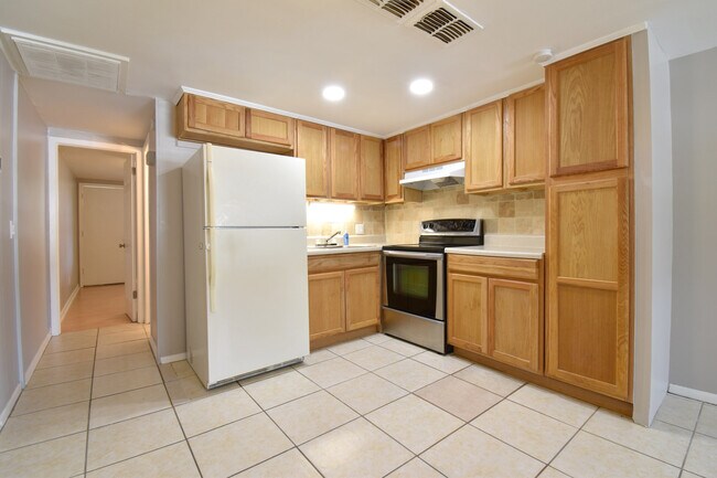 Foto del edificio - 639 Dogwood Ct