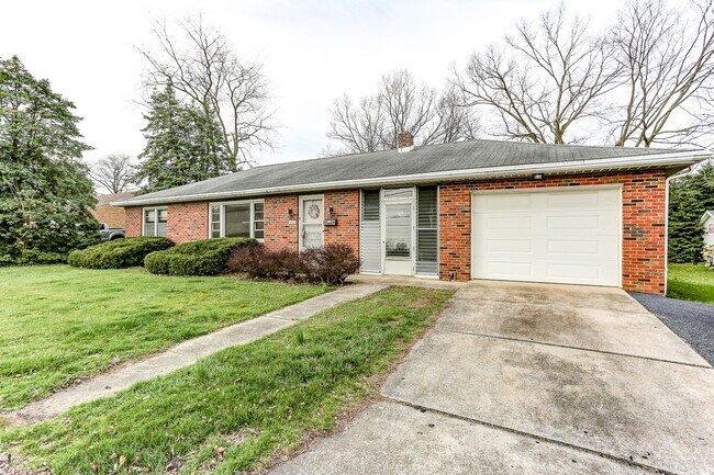 Building Photo - 2 bed 1 bath ranch in Camp Hill Boro
