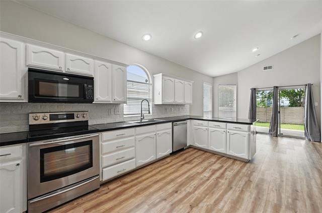 Building Photo - 7464 Maroon Dr