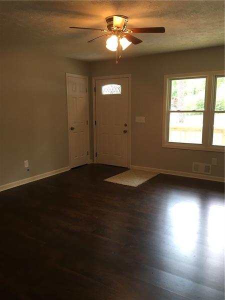 Foto del edificio - 195 Huntington Cir