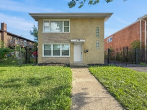 Building Photo - 432 Hickory St