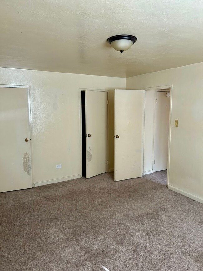 Building Photo - Bright large 1 bedroom in Shadyside