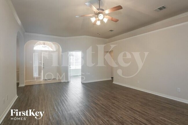 Foto del edificio - 116 Elmwood Trail