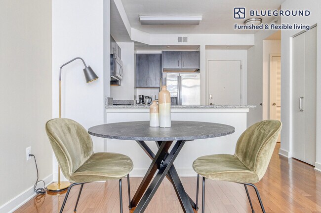 Foto del edificio - 4918 St Elmo Ave