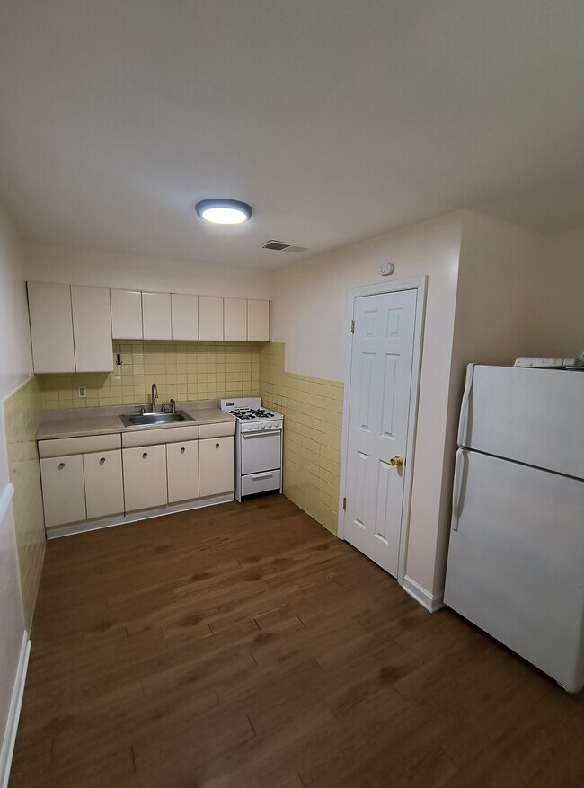 Cocina - 2023 S Harris Ave