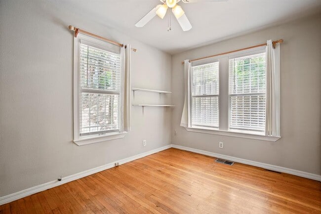 Building Photo - 3115 Benelva Dr