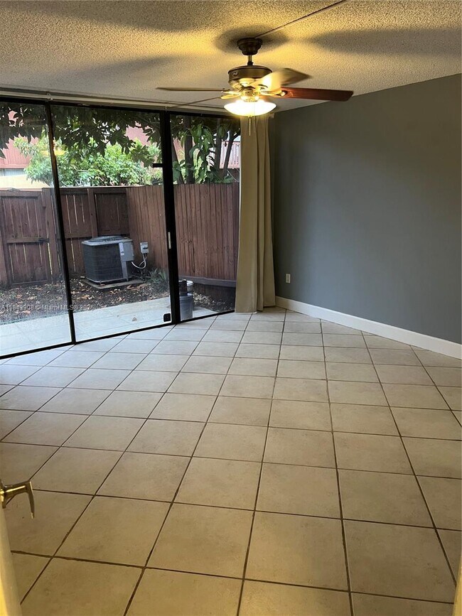 Foto del edificio - 6914 SW 114th Pl