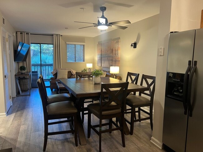 Foto del edificio - Furnished Updated Condo on HHI - Walk to the Beach!