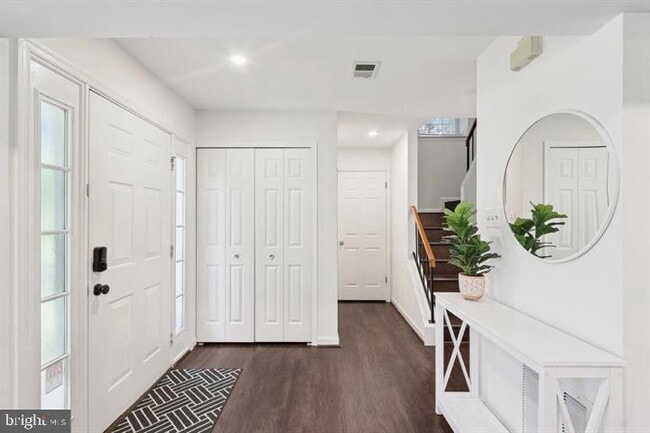Foto del edificio - 6110 Hoskins Hollow Cir