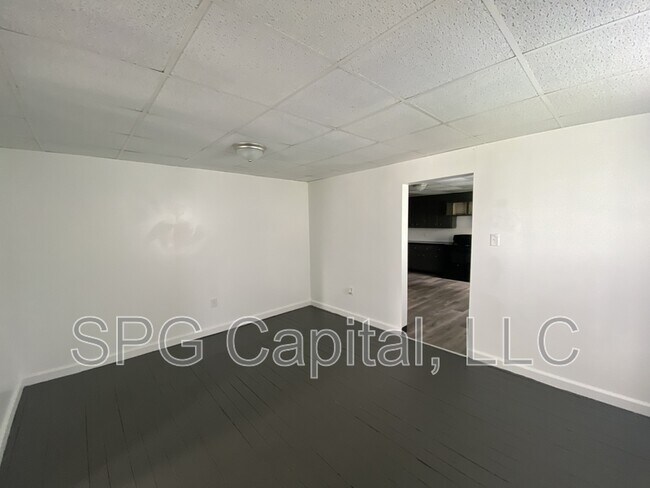 Foto del edificio - 112 N York St