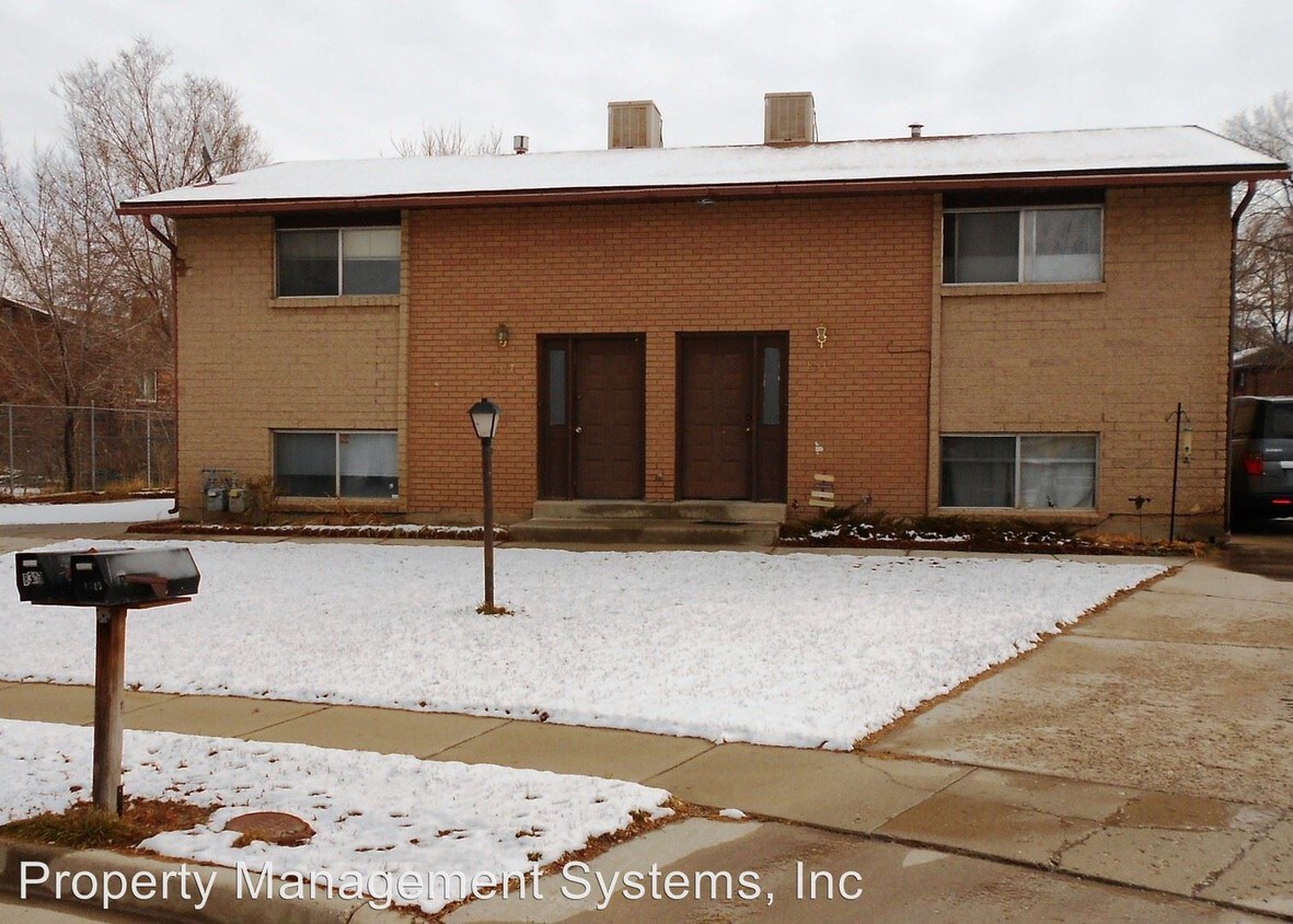 Primary Photo - 8317-8319 S Shelba Ct