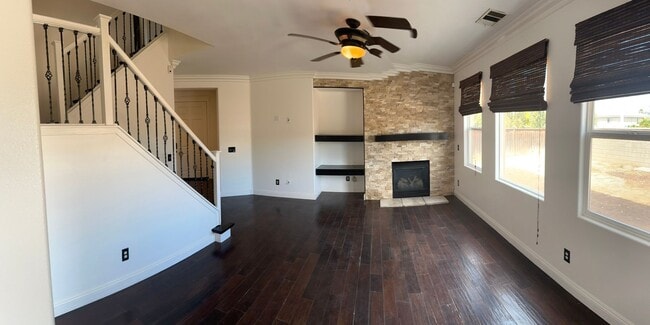 Building Photo - Perfect 4 Bedroom / 3 Bathroom Perris Home