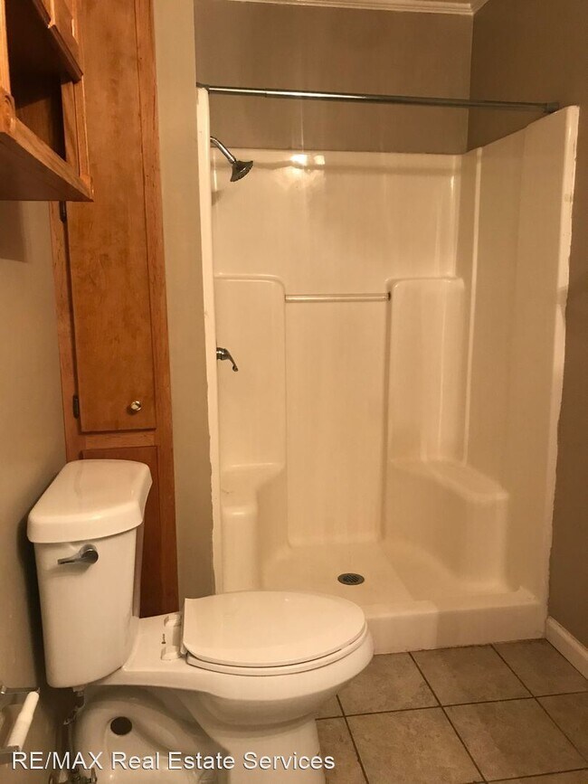 Building Photo - 3 br, 2 bath House - 8758 South Emerald Loop