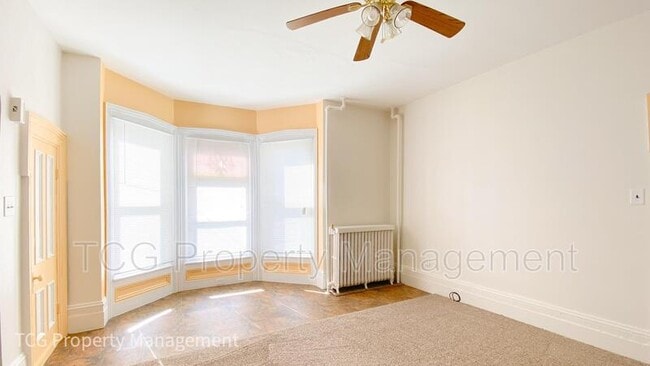 Building Photo - 905 4th St