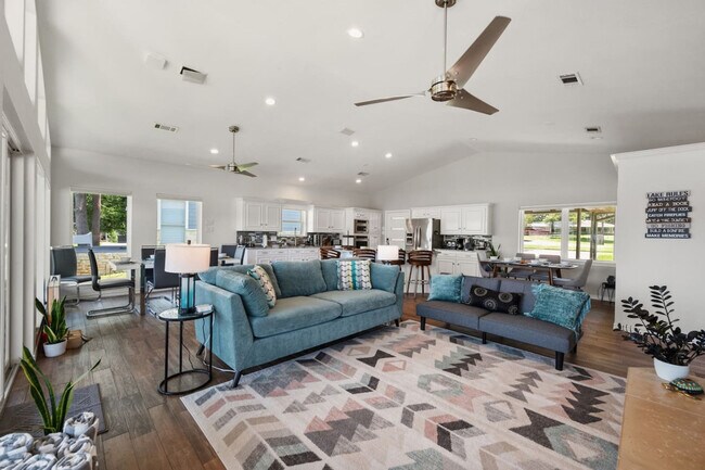 Foto del edificio - 1012 Chestnut Dr