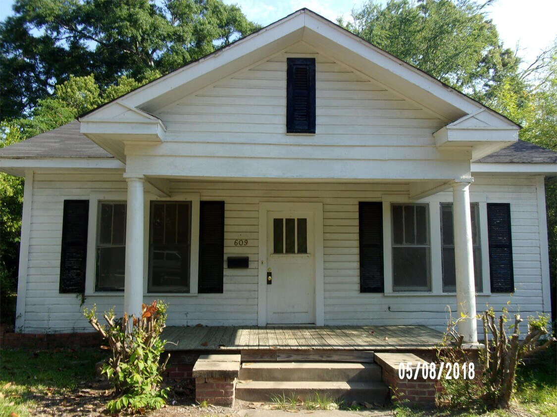 Primary Photo - 609 Eastland Ave