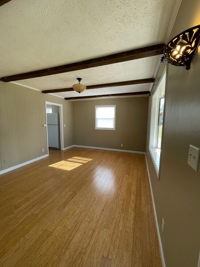 Foto del edificio - MOVE IN READY - Vinton Neighborhood