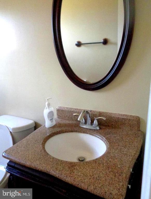Foto del edificio - 7724 Harwood Pl