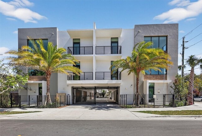 Building Photo - 529 NE 61st St