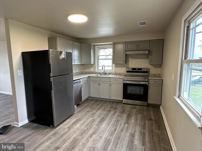 Foto del edificio - 1437 Liberty Rd