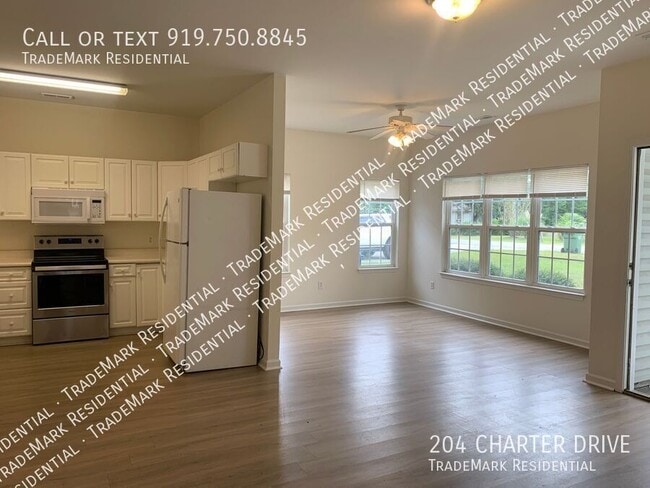 Building Photo - 204 Charter Dr