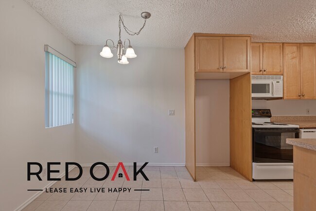 Foto del edificio - Deluxe One Bedroom with Beautiful Hardwood...