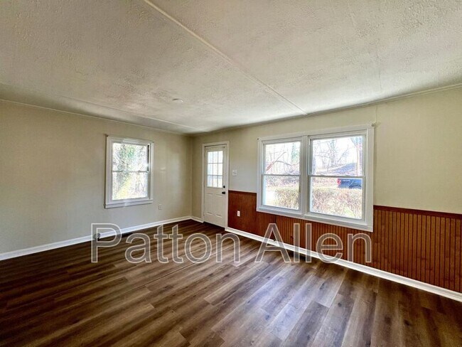 Building Photo - 53 Riverview Dr