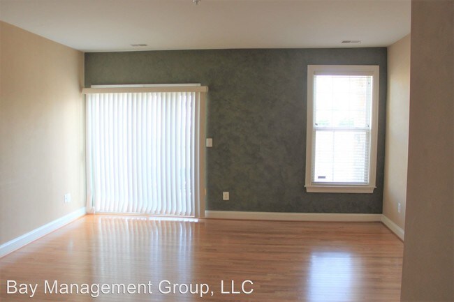 Building Photo - 2706 Gresham Way