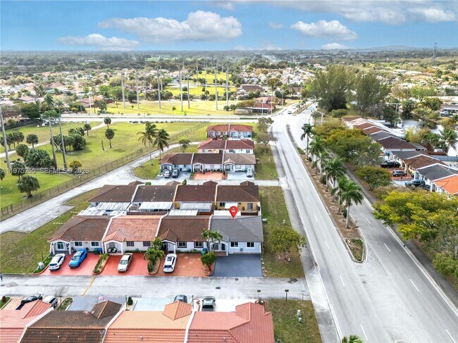 Foto del edificio - 7570 NW 173rd Ln