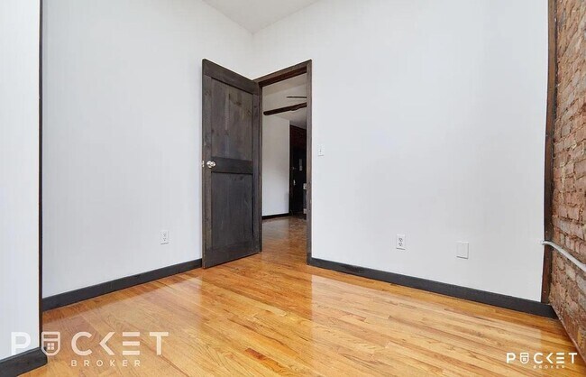 Foto del edificio - 441 E 12th St