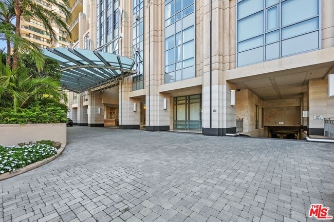 Foto del edificio - 10800 Wilshire Blvd