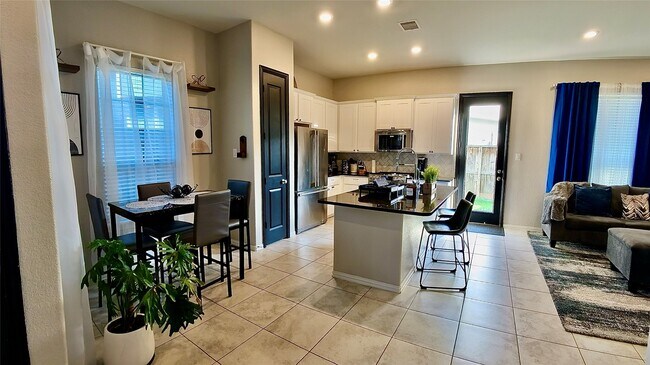 Foto del edificio - 214 Club Crest Ln