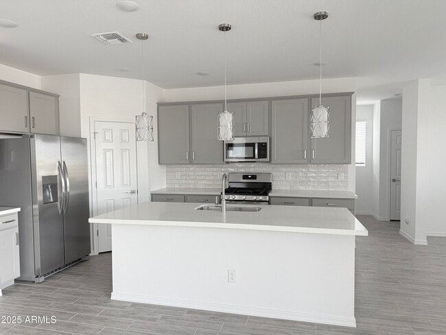 Foto del edificio - 25321 N 75th Ln