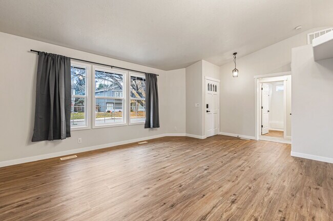 Building Photo - 11035 W Halstead Ct