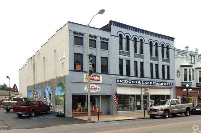 Primary Photo - 7 North Main