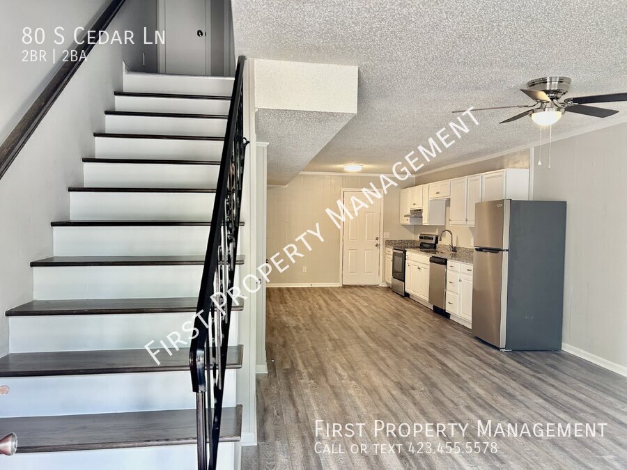 Foto principal - 1/2 off a Month's Rent!: 2Bed/2Bath Townho...