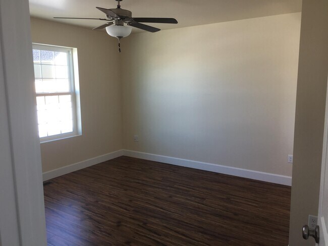Building Photo - 2321 Sturnella Ln