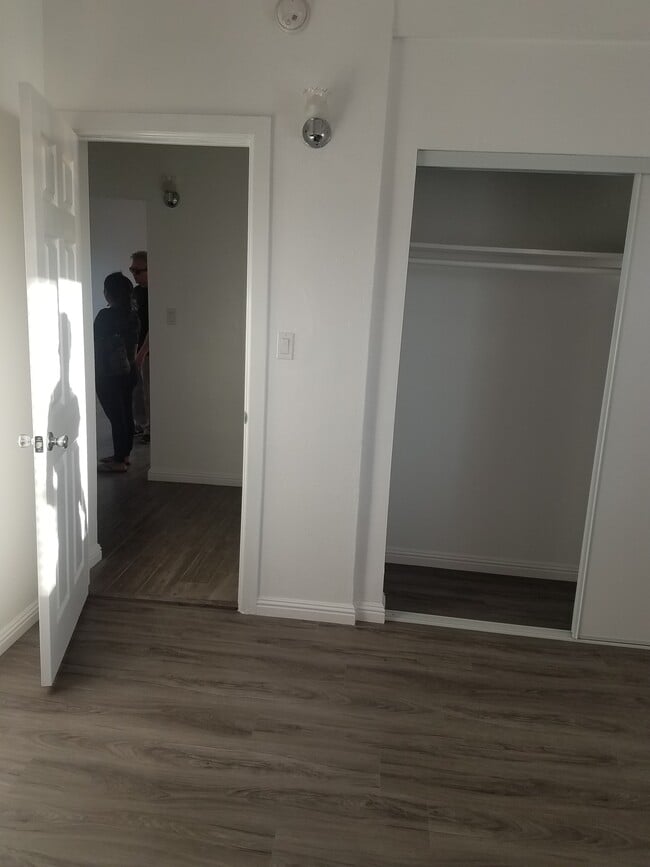 Building Photo - 1415 E Cruces St